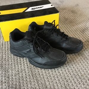 Avia black safety shoe size 9